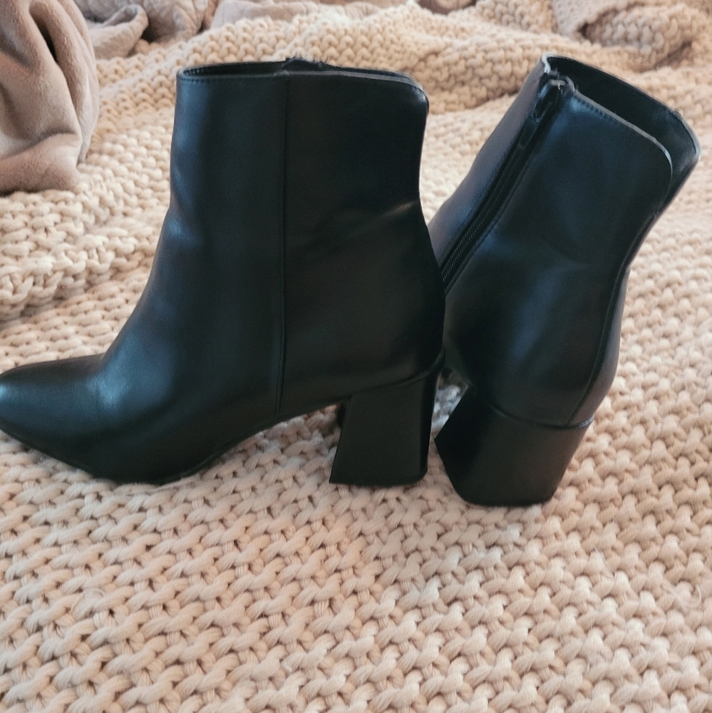 Chinese laundry booties